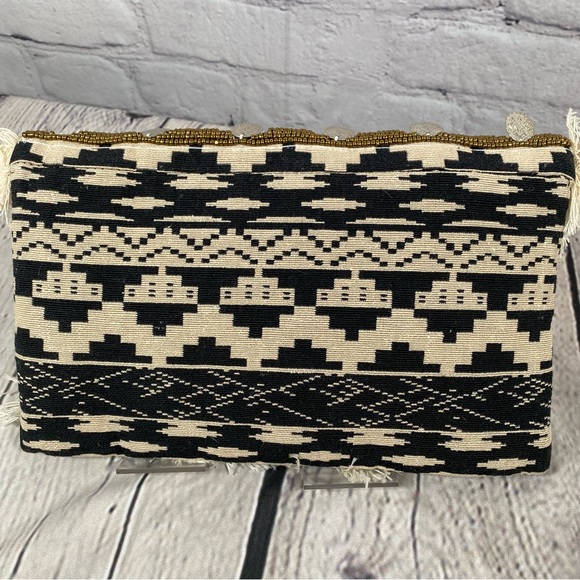 Express Patterned Fabric Shell Clutch Purse - Picture 3 of 7